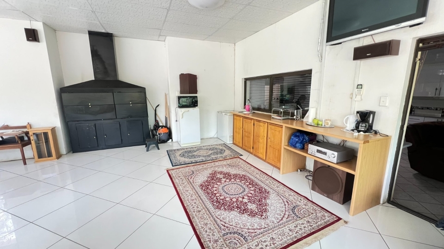 4 Bedroom Property for Sale in Langenhovenpark Free State